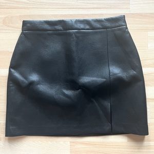 Wilfred Slip Mini Leather Skirt